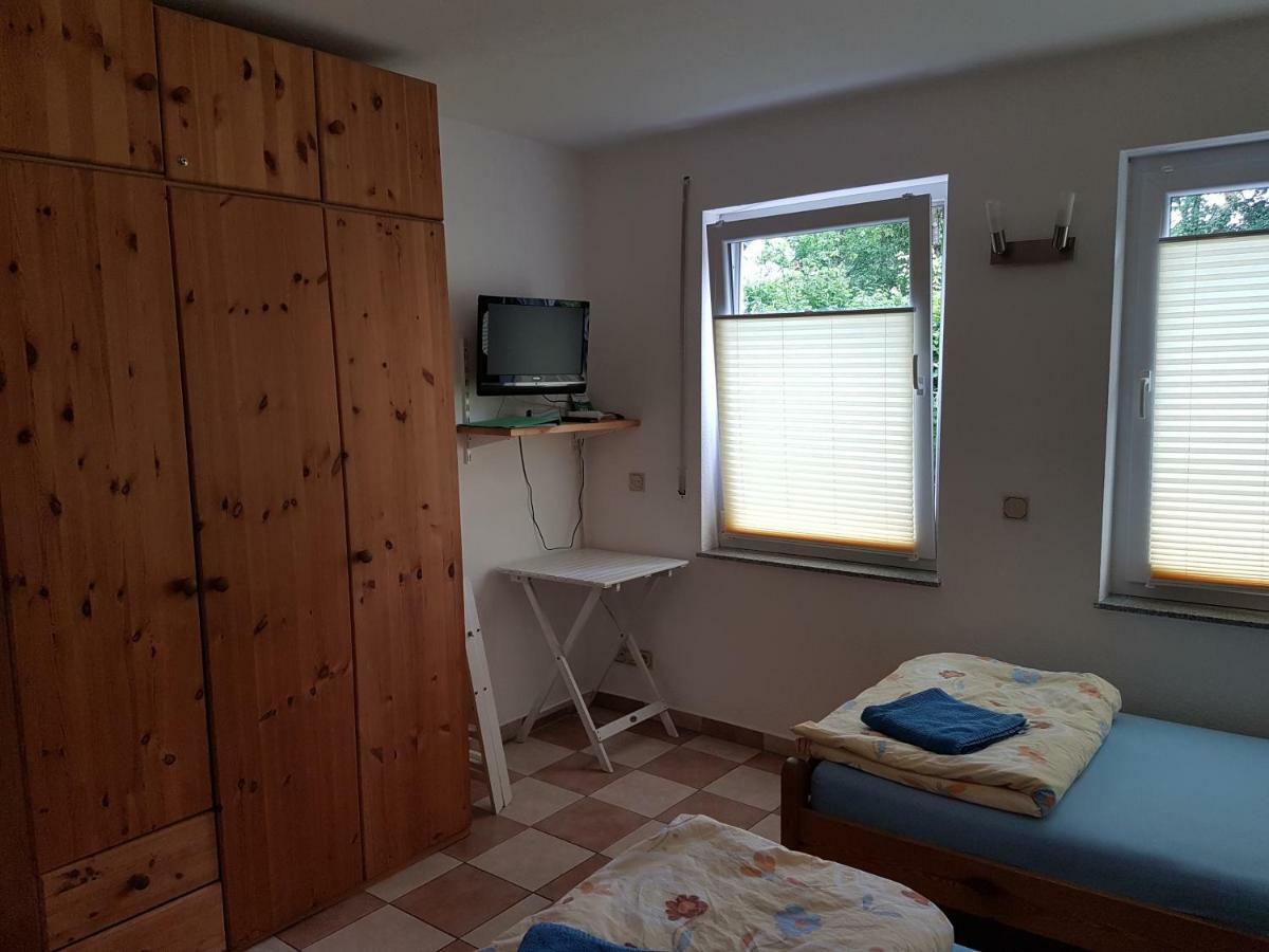 Gaestezimmer Auf Dem Campingplatz Konz Exterior photo